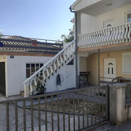 Zagi Apartment